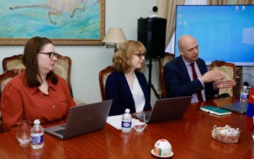 КЕМБРИЖИЙН ИХ СУРГУУЛЬТАЙ ХӨТӨЛБӨРИЙН ШИНЭЧЛЭЛ, ҮНЭЛГЭЭНИЙ ТОГТОЛЦООГ БЭХЖҮҮЛЭХ, БАГШ БЭЛТГЭХ ЗЭРЭГ ЧИГЛЭЛД ХАМТРАН АЖИЛЛАНА