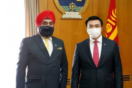 Газрын тосны үйлдвэрийг төлөвлөсөн хугацаанд ашиглалтанд оруулах асуудлаар санал солилцов