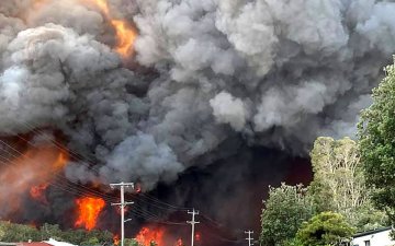 Ой хээрийн түймрийн улмаас Австралийн хоёр мужид гамшгийн онц байдал зарлалаа