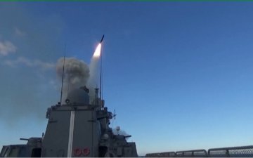 ОХУ-ын Зэвсэгт хүчин дайн эхэлснээс хойш анх удаа дуунаас хурдан пуужин харваж, 10 орчим хүний амийг хөнөөжээ
