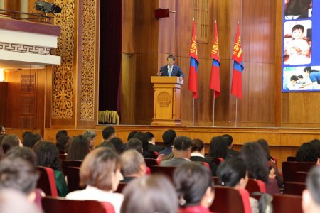 Монгол Улсын Ерөнхийлөгч Ухнаагийн Хүрэлсүх цэцэрлэг, Ерөнхий боловсролын сургуулийн багш нартай уулзлаа