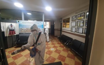 Оюуны оньс бүрэн дунд сургууль нийт анги танхимууддаа ариутгал халдваргүйжүүлэлт хийлгэлээ. 