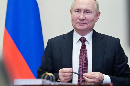 Владимир Путин цэргийн хэсэгчилсэн дайчилгаа явуулах үедээ алдаа гаргаснаа хүлээн зөвшөөрлөө