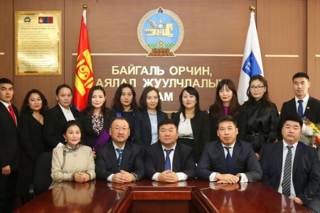 БОАЖЯ болон түүний харьяа газруудын 14 албан хаагч төрийн захиргааны албан хаагчийн тангараг өргөлөө