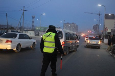 10 настай охиныг мөргөсөн иргэнийг 100 мянган төгрөгөөр торгожээ