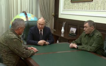 Өнгөрөгч даваа гарагт ОХУ-ын Төрийн мэдлийн хэвлэл мэдээллийн байгууллагууд Украинд үүрэг гүйцэтгэж байгаа цэргүүд нь идэвхтэй шилжилт хөдөлгөөн хийж эхэлсэн талаар мэдээлсэн байна