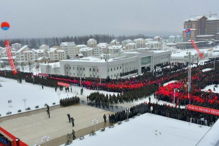 Умард Солонгост цоо шинэ хот сүндэрлэн босчээ