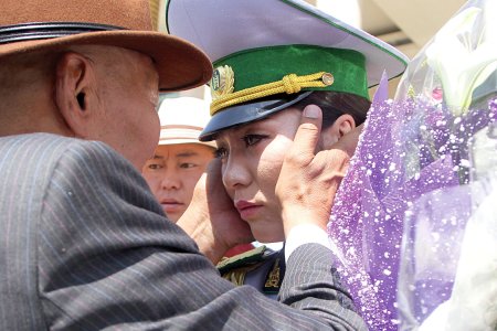 С.Батцэцэг: Би зодог тайлахгүй ээ