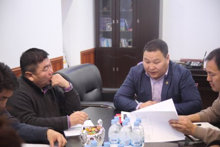 БОАЖ-ын дэд сайд Ц.Батбаяр шүлхий гарсан аймгуудад ажиллалаа