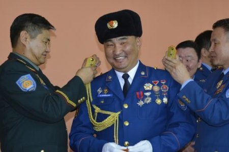 Заамарт гарсан ослын голомтод ажилласан Онцгой байдлын алба хаагчдыг шагналаа
