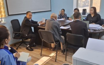 Өрхийн эрүүл мэндийн төвүүдэд хяналт, дүгнэлт хийж байна.