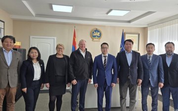 “ДЭЛХИЙН УР ЧАДВАР” ОЛОН УЛСЫН БАЙГУУЛЛАГЫН ТӨЛӨӨЛӨГЧДИЙГ ХҮЛЭЭН АВЧ УУЛЗЛАА