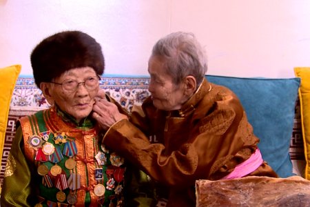 Ц.Чимэдцэрэн гуай 15 насандаа сайн дураар дайны талбарт сувилагчаар ажиллаж байжээ