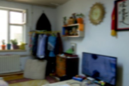 Нийтийн байрны түрээсийн үнэ байршлаасаа шалтгаалаад дунджаар 270-700 мянга орчим төгрөгийн ханштай байна