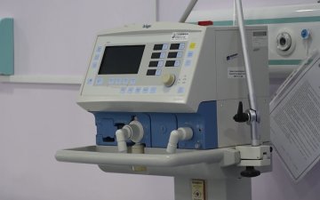 Б.Энхболд: 984 амьсгалын аппаратыг нийслэл, орон нутгийн ЭМТ-үүдэд хуваарилсан бөгөөд аппарат хүрэлцээтэй байгаа