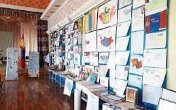 ӨВӨРХАНГАЙ АЙМГИЙН СУРАГЧДЫН 81 ХУВЬ НЬ ТӨРИЙН ДУУЛЛЫН ҮГИЙГ БҮРЭН ЦЭЭЖЛЭЭД БАЙНА