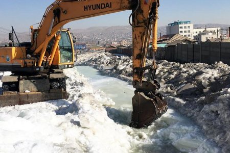 Үерийн даланг гэмтээсэн, аюулгүй ажиллагааг доголдуулсан аж ахуй нэгж байгууллагын газрыг чөлөөлнө