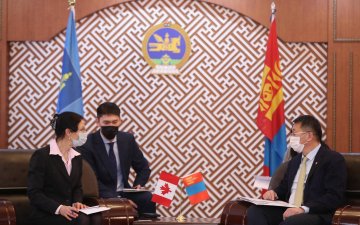 КАНАД УЛСЫН ЭЛЧИН САЙД БОЛОВСРОЛЫН САЛБАРЫГ ДЭМЖИЖ, ХАМТАРЧ АЖИЛЛАХАД БЭЛЭН ГЭДГЭЭ ИЛЭРХИЙЛЛЭЭ