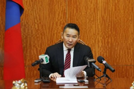 Ерөнхийлөгч Захиргааны ерөнхий хуульд өөрчлөлт оруулах тухай хуульд бүхэлд нь хориг тавилаа