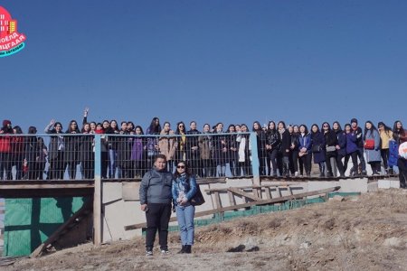 Оюутнууд хотын бүтээн байгуулалттай танилцах аялал хийлээ