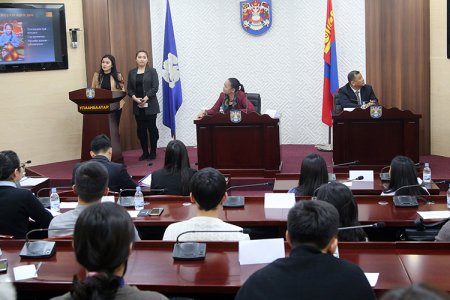 “Жижиг дунд үйлдвэрлэлийг хөгжүүлэх арга замууд” оюутны эрдэм шинжилгээний бага хурал боллоо