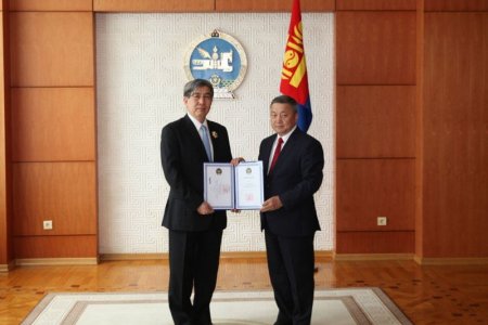 Япон улсын иргэн Аюүми Конишийг Төрийн дээд шагнал Алтан гадас одонгоор шагнав