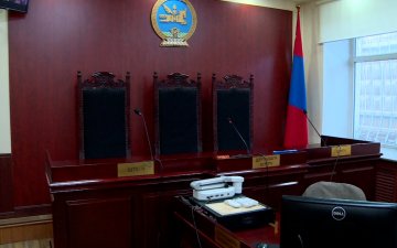 Шүүхийн сахилгын хорооноос гурван шүүгчийн бүрэн эрхийг түдгэлзүүлжээ