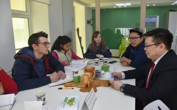 Америк судлаач оюутнууд МБАНХ-ын үйл ажиллагаатай танилцав 