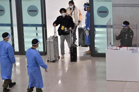 БНХАУ-ын иргэд хил нээгдэхтэй зэрэгцэн аялалд гарахаар бэлтгэж байгаа энэ үед зарим улс орнууд үүдээ хааж байна