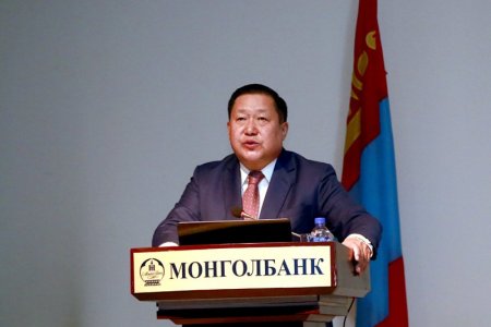 “ТӨЛБӨРИЙН ТЭНЦЭЛ БА ГАДААД ӨР” СЭДЭВТ ОНОЛ ПРАКТИКИЙН БАГА ХУРАЛД МОНГОЛБАНКНЫ ЕРӨНХИЙЛӨГЧ Н.БАЯРТСАЙХАНЫ НЭЭЖ ХЭЛСЭН ҮГ