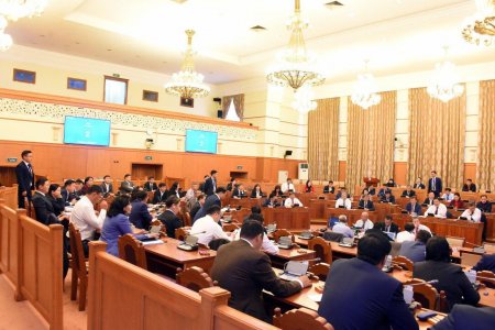 УИХ-ын гишүүдийн давхар дээлний асуудлаар өнөөдөр санал хураана