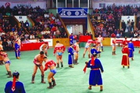 Сар шинийн баяраар 128 бөхийн барилдааныг зохион байгуулахаар боллоо