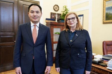 ГАДААД ХАРИЛЦААНЫ ДЭД САЙД Б.МӨНХЖИН БНПУ-ЫН ПАРЛАМЕНТЫН ДЭД ДАРГА ХАТАГТАЙ МАЛГОЖАТА ГОШЕВСКА-ТАЙ УУЛЗАВ