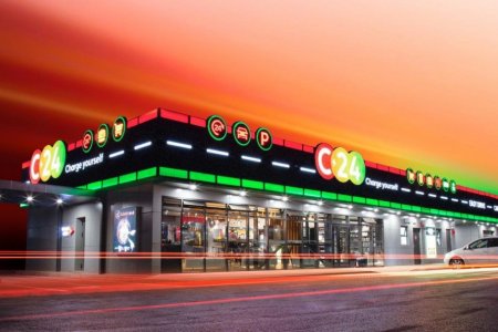 Автомашинаасаа буулгүйгээр хүссэн үйлчилгээгээ авах боломж