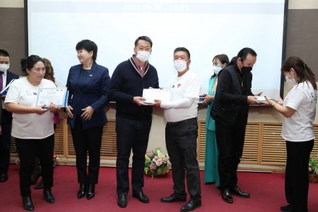 ХӨГЖМИЙН БАГШ НАРЫГ ЧАДАВХЖУУЛАХ СУРГАЛТ БОЛЛОО