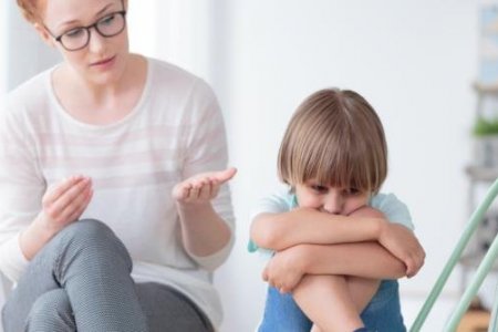 Хүүхдийнхээ бусдыг хүндлэхтэй холбоотой зан хандлагыг засах 8 арга