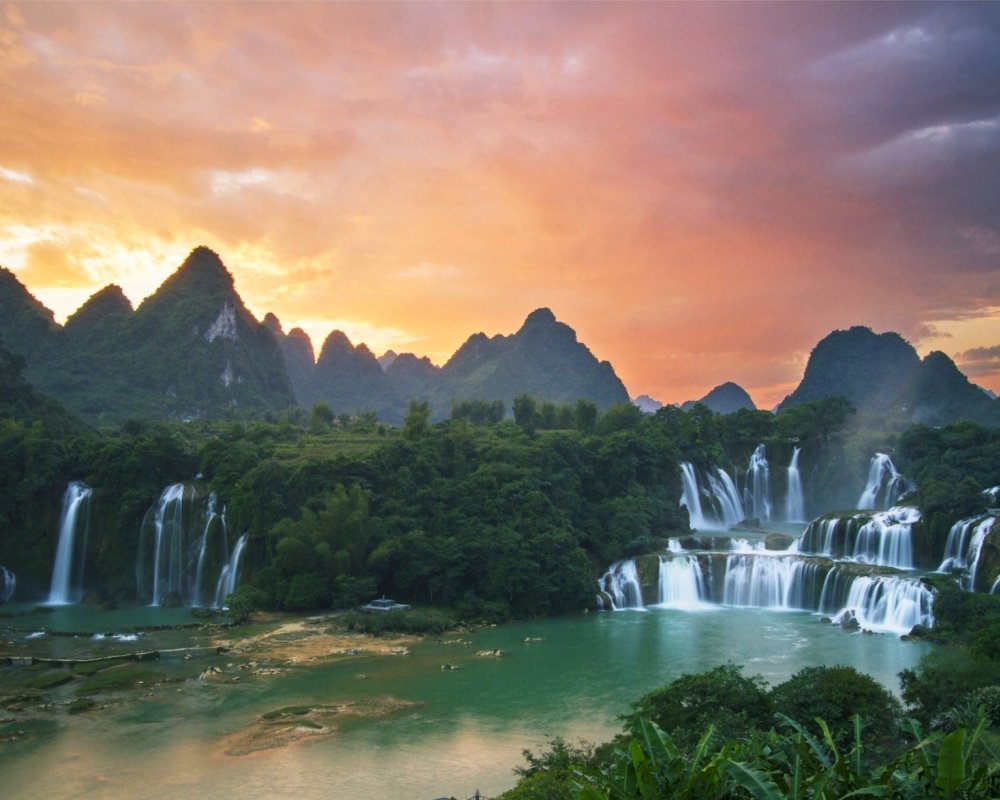 Вьетнамын үзэсгэлэнт эрдэнэ “Бан Гиок” хүрхрээ 