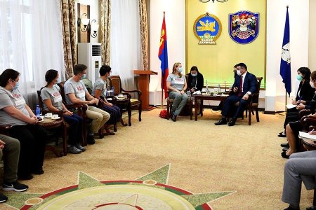 Хотын дарга АНУ-ын “Team Rubicon” байгууллагын багийнхантай уулзав