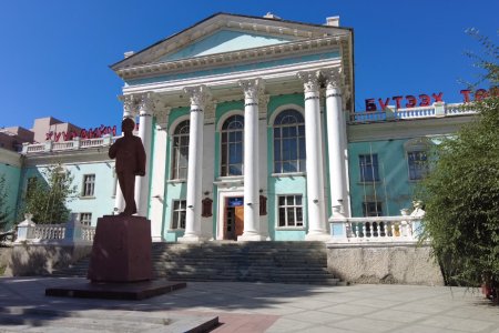 Монголын Хүүхдийн урлан бүтээх төв 2000 гаруй хүүхдийг 15 төрлийн дугуйланд үнэ төлбөргүй суралцуулдаг