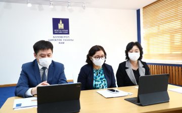 КОВИД-19 ХАЛДВАРЫН ҮЕД ЦЭЦЭРЛЭГИЙН СУРГАЛТ ЗОХИОН БАЙГУУЛАХАД МӨРДӨХ ТҮР ЖУРМЫГ ЦЭЦЭРЛЭГИЙН УДИРДАХ АЖИЛТНУУД, БАГШ НАРТ ТАНИЛЦУУЛЛАА