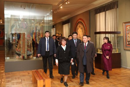 Монгол Улсын Ерөнхийлөгч Х.Баттулга зарим музейн байр, ашиглалтын асуудалтай танилцав