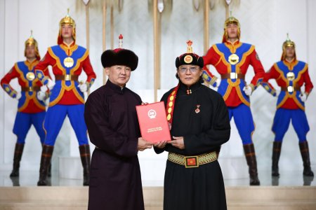 Уяачдад улсын цол хүртээлээ