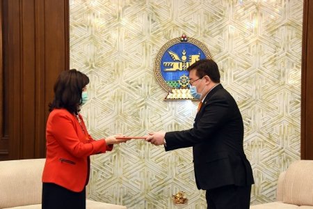 Эрүүл мэндийн тухай хуульд өөрчлөлт оруулах төсөлд хувь хүний нууцтай холбоотой мэдээлэл шаардахыг хориглох тухай тусгажээ