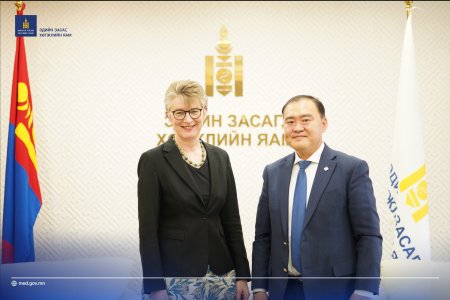 Тэргүүн Шадар сайд бөгөөд Эдийн засаг, хөгжлийн сайд Л.Гантөмөр Дэлхийн Банкны Хятад, БНСУ болон Монгол Улсыг хариуцсан захирал Мара Уорвик, Монгол дахь Суурин төлөөлөгч Таехюн Ли тэргүүтэй төлөөлөгчдийг хүлээн авч уулзав.