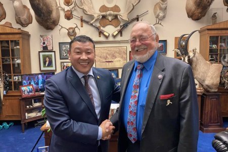 Элчин сайд Ө.Батбаяр Америк-Монголын парламентийн бүлгийг даргалагч Дон Янгтай уулзжээ