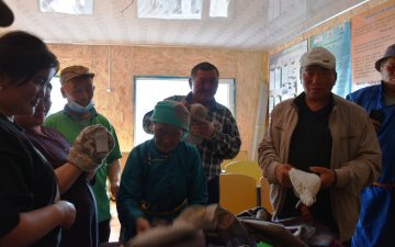Үйлдвэрлэгч болон малчдын хамтын ажиллагаа бэхжиж байна