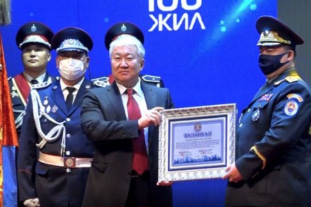 Цагдаагийн хоёр алба хаагчид түрээслээд өмчлөх орон сууц олгохоор боллоо