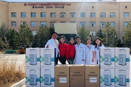 Жүжигчин Д.Ганцэцэг, А.Ганчимэг нар ХСҮТ-д тѳхѳѳрѳмж хандивлалаа