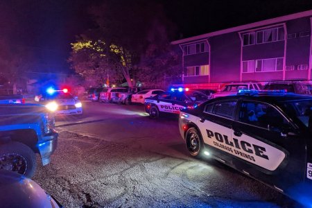 АНУ-ын Колорадо мужийн нэгэн шөнийн клубт зэвсэгт халдлага гарч, 5 хүн амиа алджээ