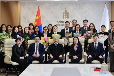 Эдийн засаг, хөгжлийн яамны 13 албан хаагч Төрийн албан хаагчийн тангараг өргөлөө